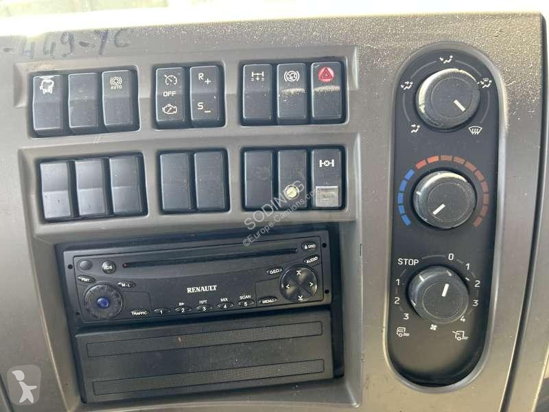 Kamion Renault  Grue HMF