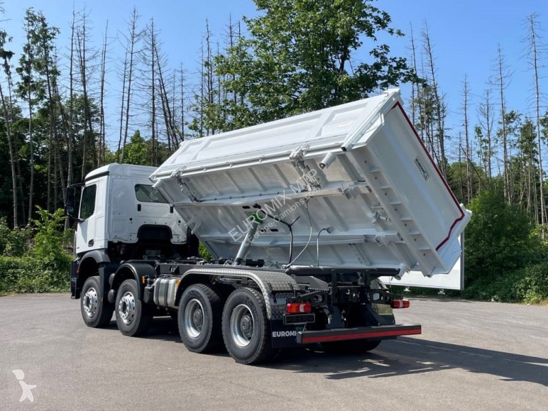 Kamion  Arocs 4142