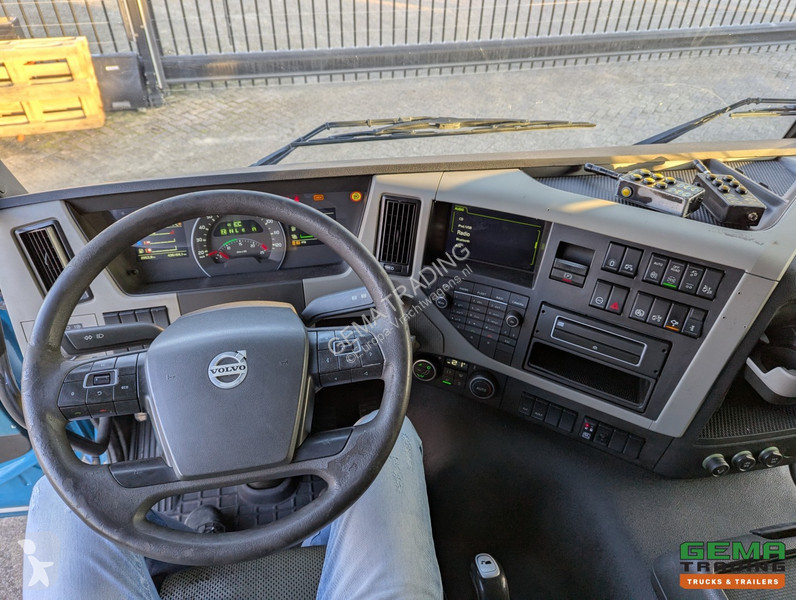 Kamion Volvo FM  6x2/4 Globetrotter Euro6 -...