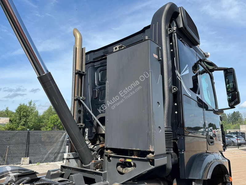 Kamion Mercedes 3253 8x4 2019