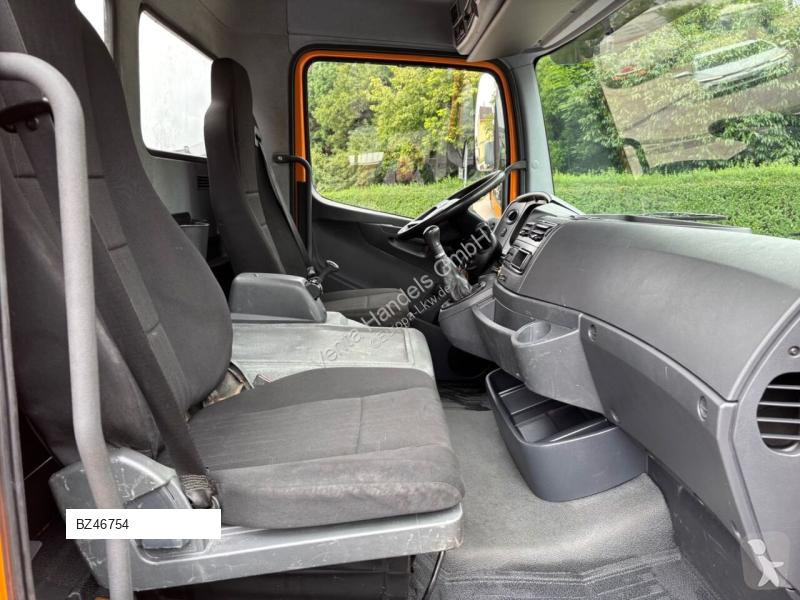 Kamion Mercedes III 818