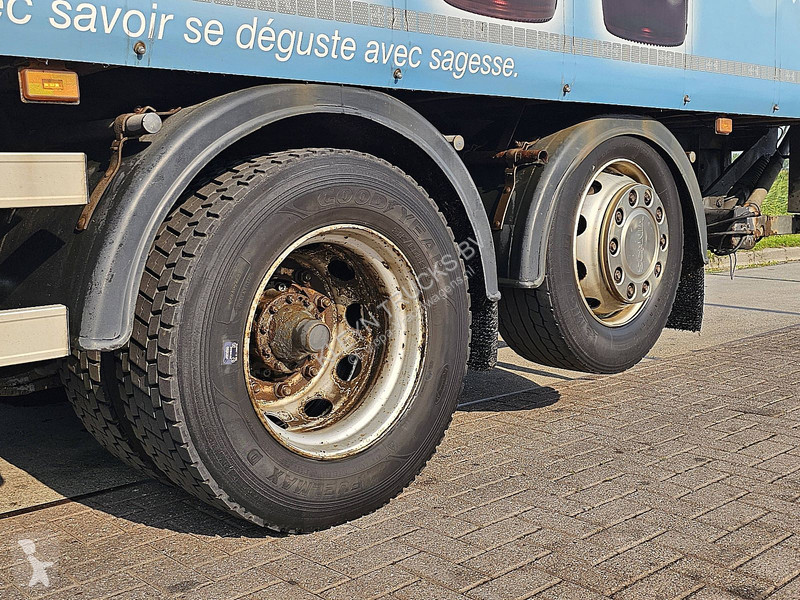 Camion Scania 360 2500 kg lift