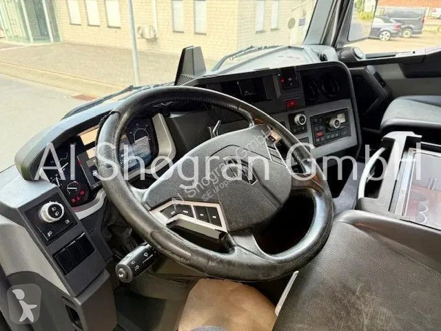 Camion remorque Renault T480...
