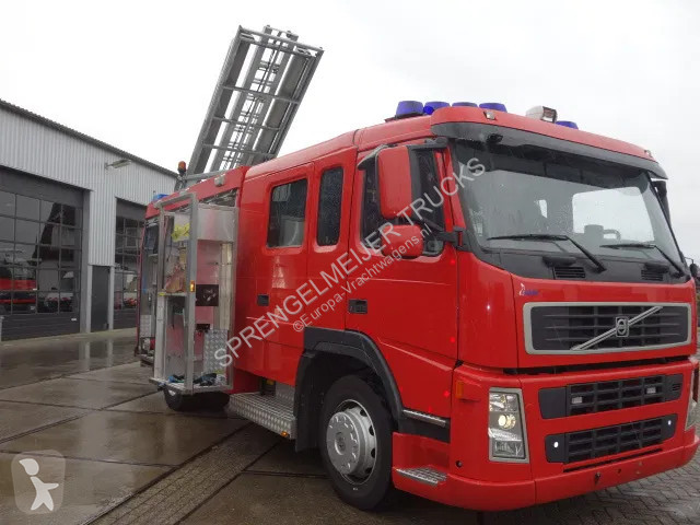 Camion Volvo 330 pk 2000 LITER WATER TANK...