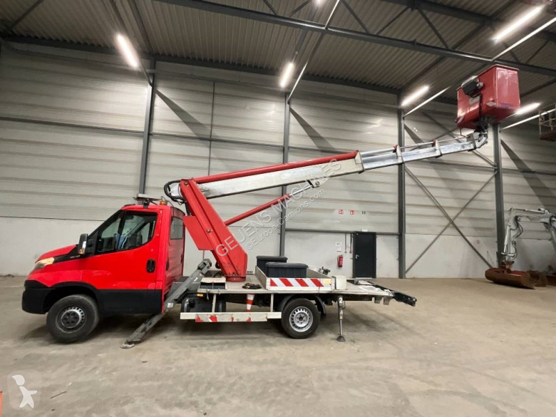 Nyttofordon Iveco 35S-110 E5 + Multitel MT202 DS
