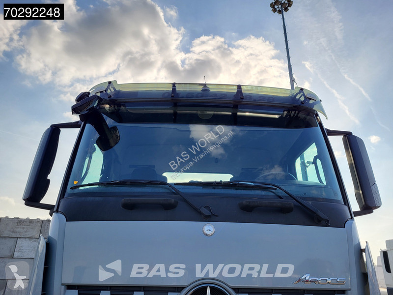 Kamion Mercedes 1948 4X2 14tons skiploader...