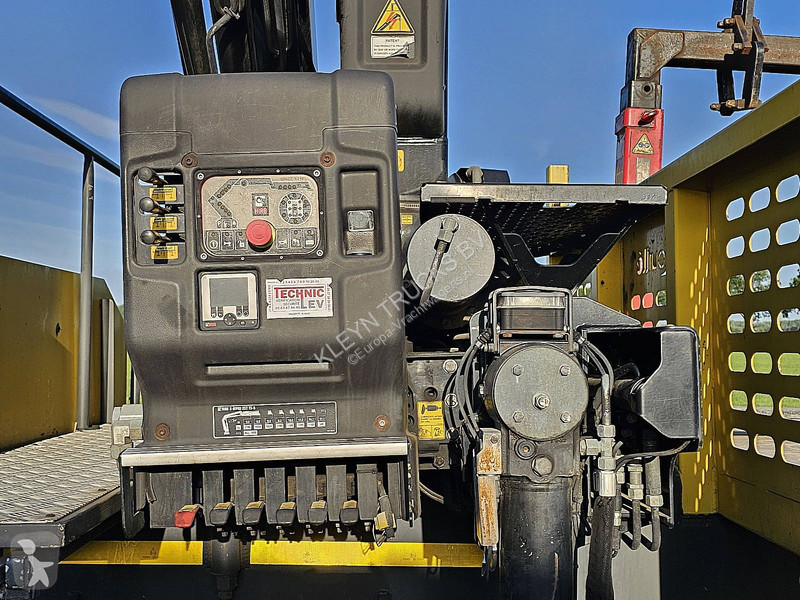 Vrachtwagen Renault K 430 HIAB 232ES-5