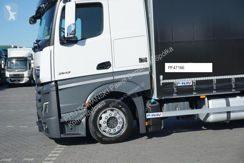 Kamion s návěsem Mercedes / TANDEM