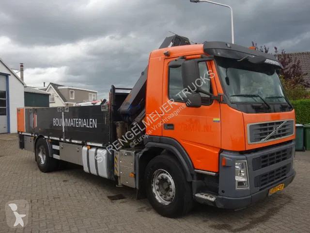 Camion Volvo 310 hmf15 ton crane