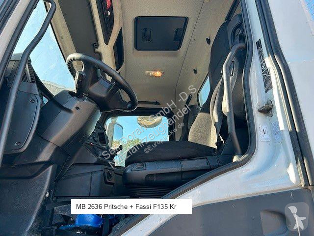 Kamion Mercedes Pritsche + Fassi F135 Kran 6x4...