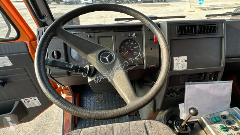 شاحنة Mercedes UNIMOG U90 4X4