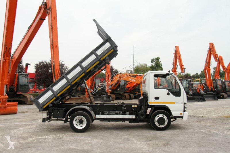 Грузовик Isuzu NQR175.75