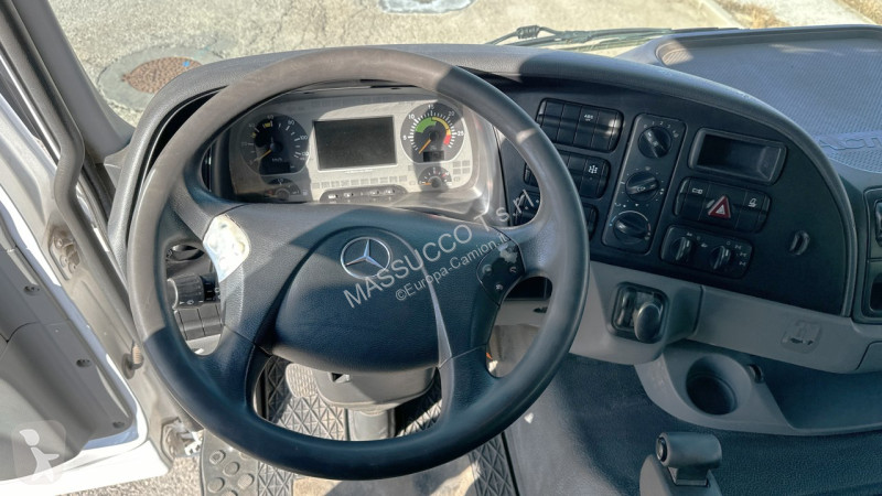 شاحنة Mercedes benz  4146 AKN 8X8