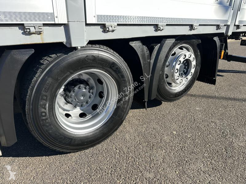شاحنة Mercedes 2535