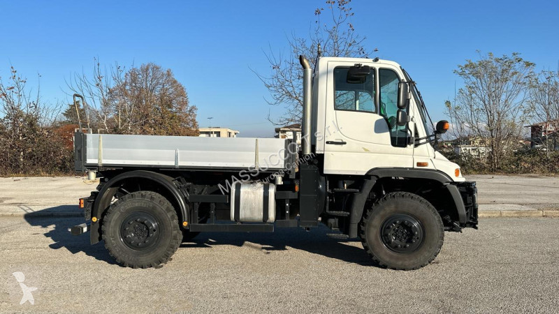 شاحنة Mercedes 405 4X4
