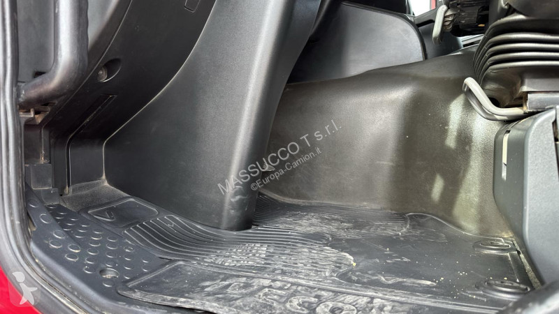 شاحنة Iveco 460 4X2