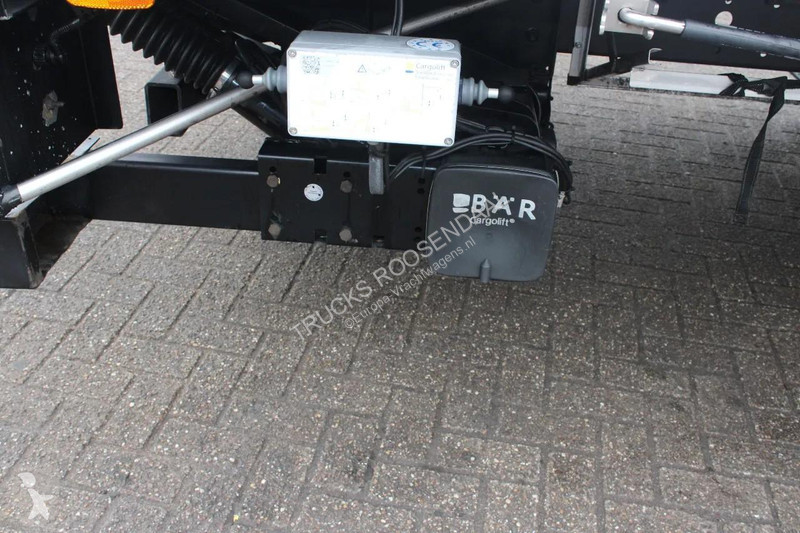 شاحنة DAF 210 + EURO 6 + LIFT