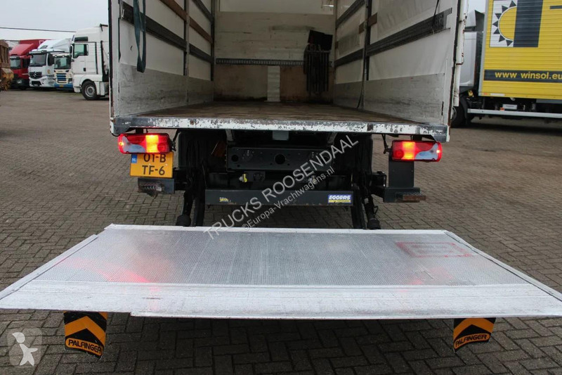 شاحنة MAN 8.220 + EURO 6 + LIFT