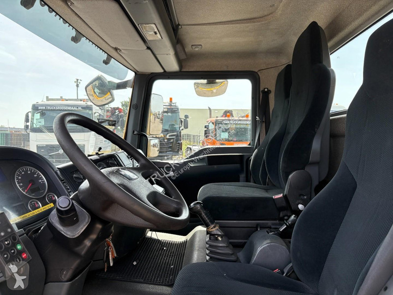 شاحنة MAN 12.220 + MANUAL + EURO 5 + WINCH +...