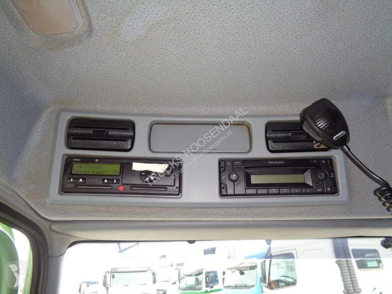 شاحنة Mercedes 822 + Euro 5 + Dhollandia lift