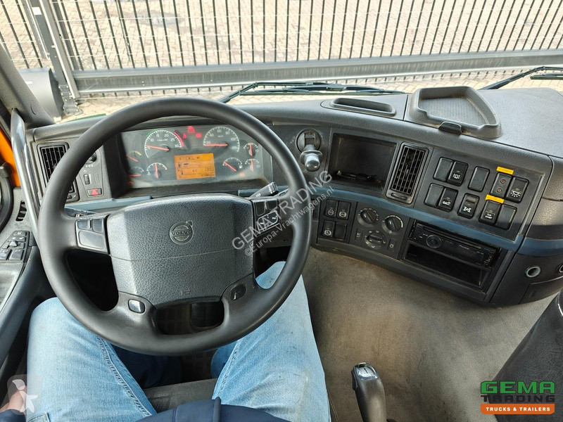 شاحنة Volvo 440 8x4/4 Sleeper Cab Euro 5 - VDL...