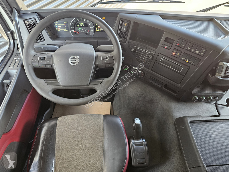 Camion Volvo 460 10x4 / 30m3 TIPPER / MINING