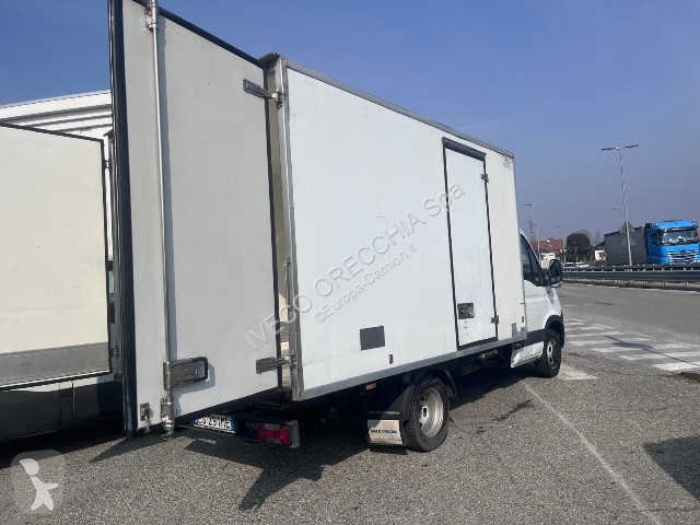 شاحنة Iveco DAILY 35C15