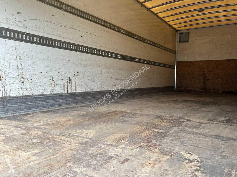 شاحنة Iveco 120E18 + euro 5 + lift
