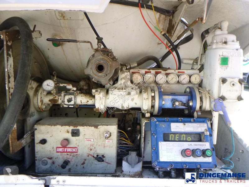 شاحنة Renault 270.18 dci 4x2 gas tank 17.1 m3
