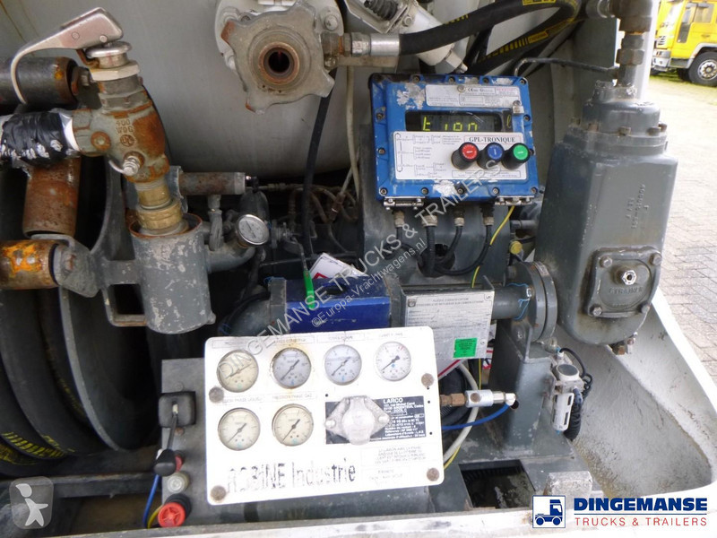 شاحنة Renault 270 dci 4x2 gas tank 18.6 m3