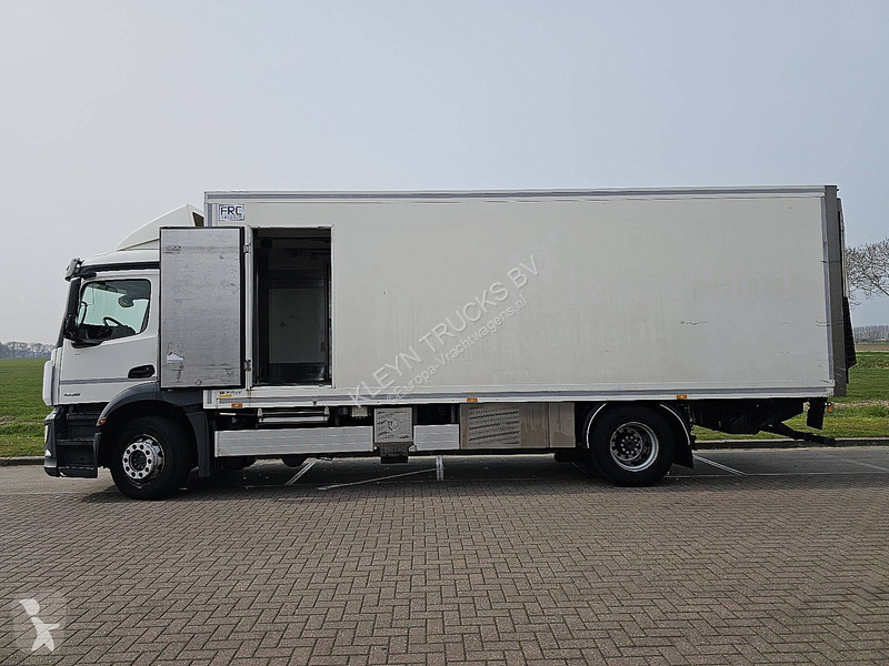 شاحنة Mercedes ANTOS 1835 FRIGO TAILLIFT