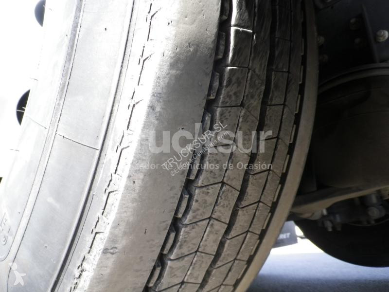 شاحنة Renault ejes 6x2*4 D320