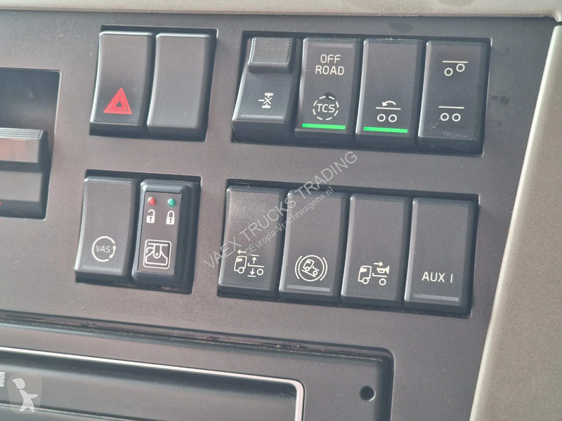 شاحنة Volvo 460 6x2 - Carrier 1250 Frigo - Full...
