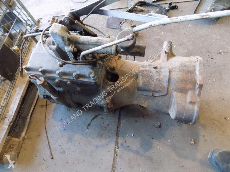 Vrachtwagen Mercedes 403 motor/versnellingsbak...