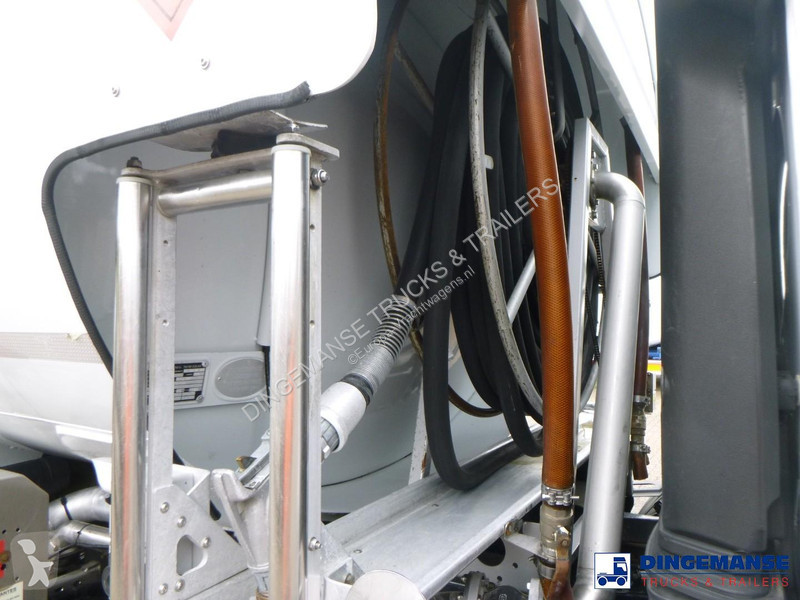 شاحنة Renault 260 4x2 fuel tank 13.7 m3 / 3 comp