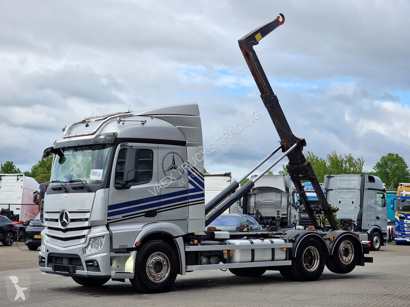 Camion Mercedes 2558 6x2 - AJK Hooklift 20T -...