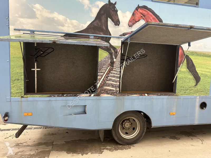 شاحنة Mercedes 815