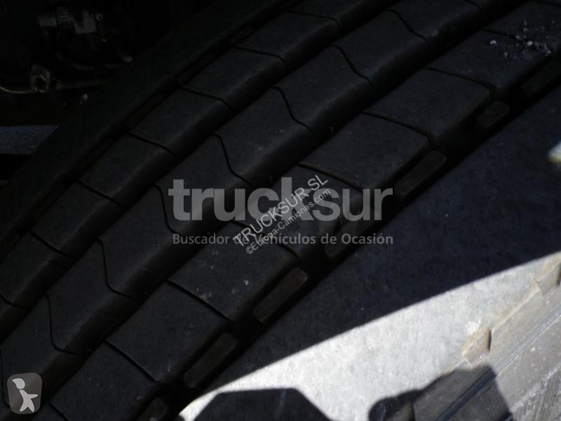 شاحنة Renault ejes 6x2*4 D320.26