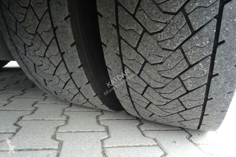 شاحنة Mercedes 2840 Syp euro 6 chłodni 3 osie...
