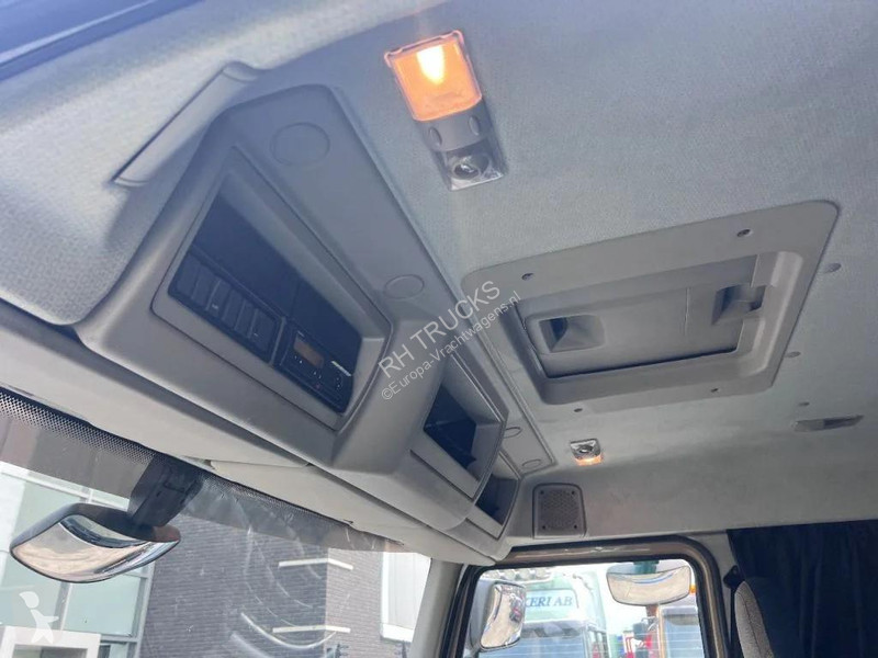شاحنة Volvo 250 4X2 EURO 6 - 19 TON + DHOLLANDIA