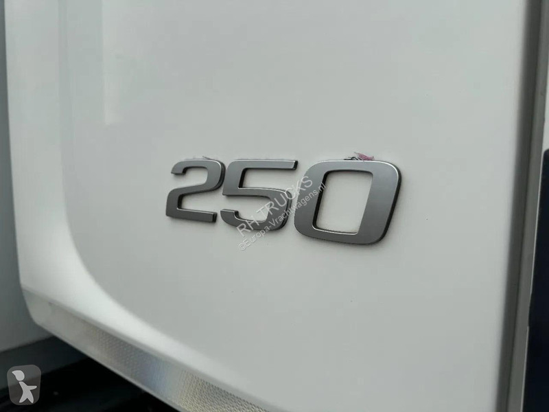 شاحنة Volvo 250 4X2 - EURO 6 + THERMOKING...