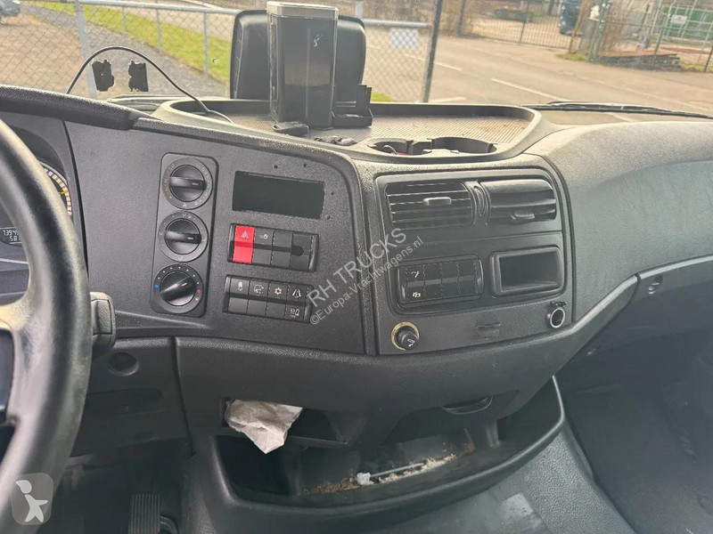 شاحنة Mercedes 1016 4X2 - EURO 6 + DHOLLANDIA LIFT