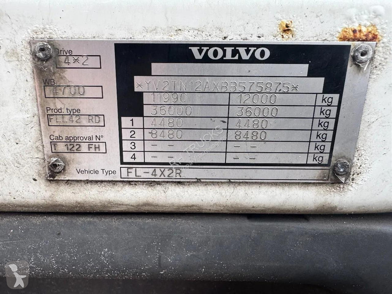 شاحنة Volvo 12.240 4X2 EURO 5 CLOSED BOX TÜV...