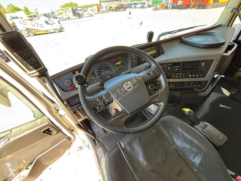 شاحنة Volvo 750 8x4*4 BOX L=6080 mm
