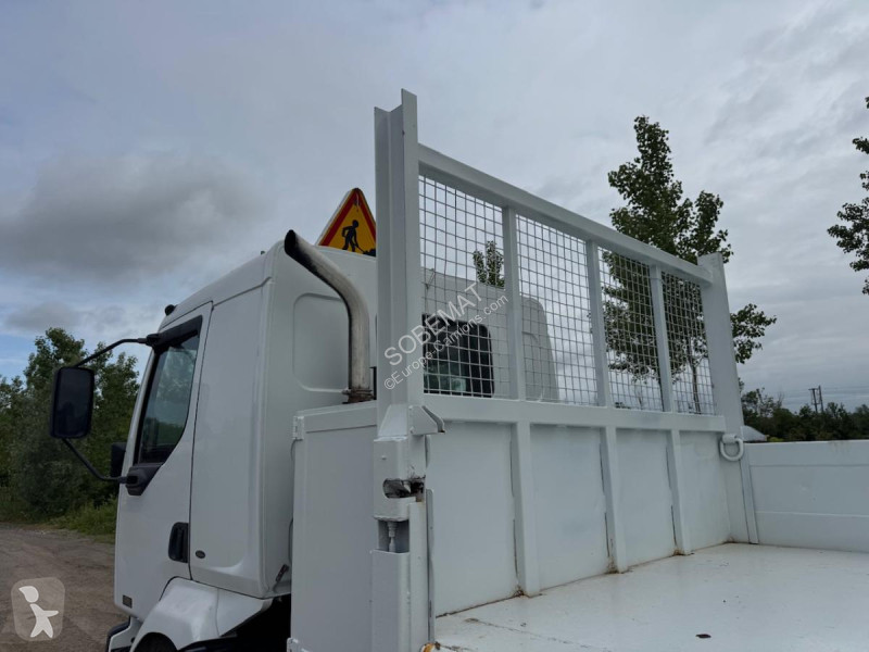 شاحنة Renault 220 DCI