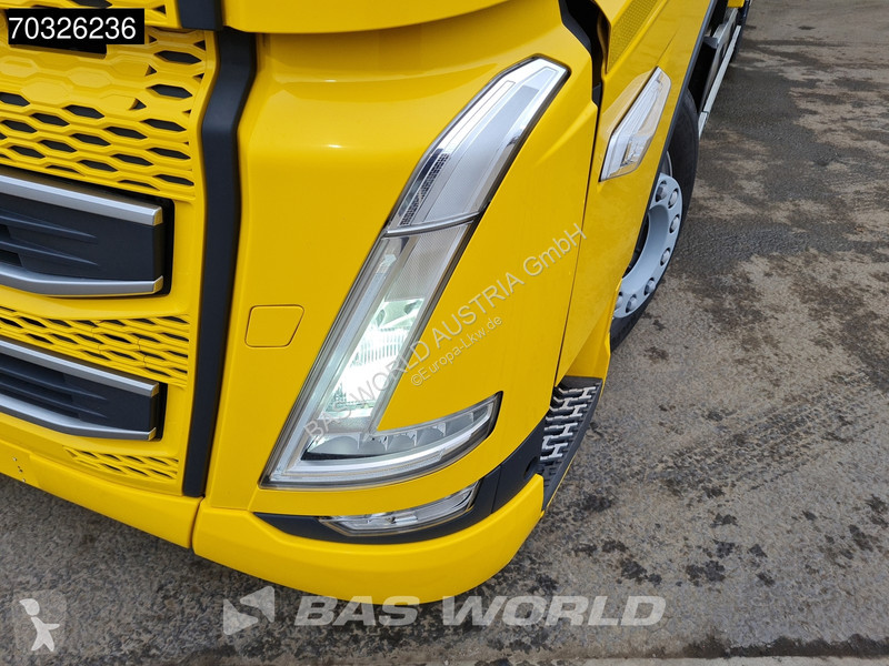 Lastbil Volvo 460 6X2 LNG Engine Curtainsider...