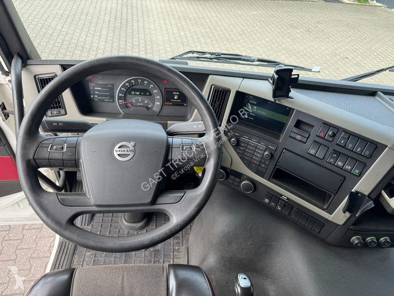 شاحنة Volvo 330 6x2*4 BDF + Lift Only 309Tkm!...