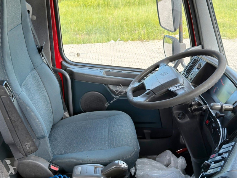 شاحنة Volvo 370 * Abschleppwagen 7,90m * KRAN/FUNK
