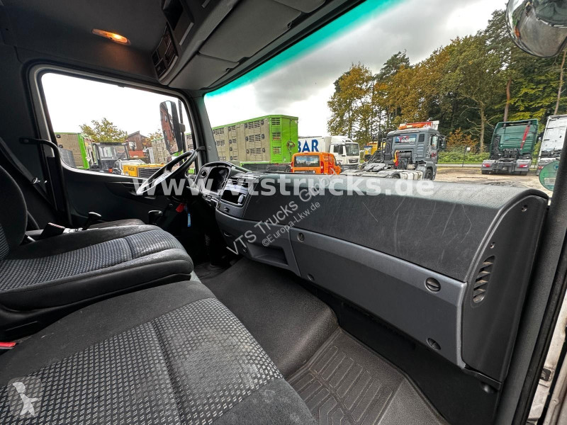 شاحنة Mercedes 816 Kofferaufbau 4x2