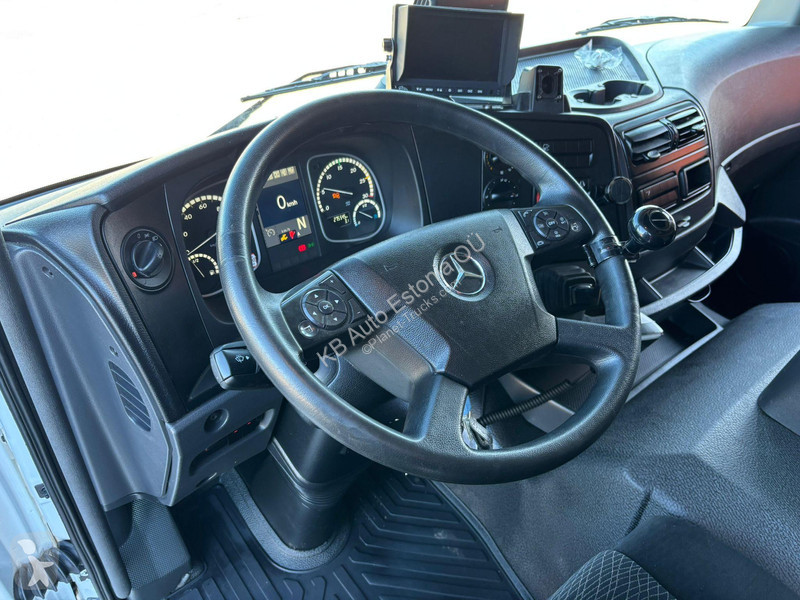 Mercedes 1524 4x2 BOX L=7509 mm truck